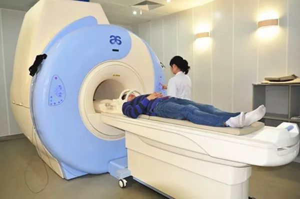软板厂告诉你为什么做核磁共振检查的时候不能带金属。。。