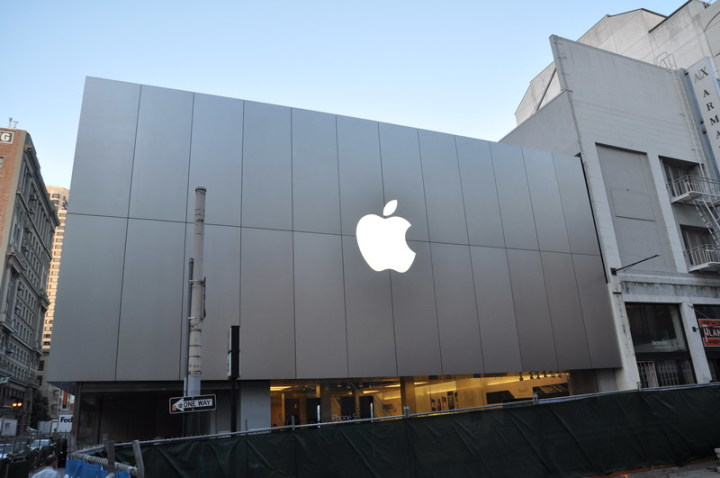 深联电路柔性线路板之苹果将削减iPhone13、iPhoneSE3、AirPods等三大产品线订单